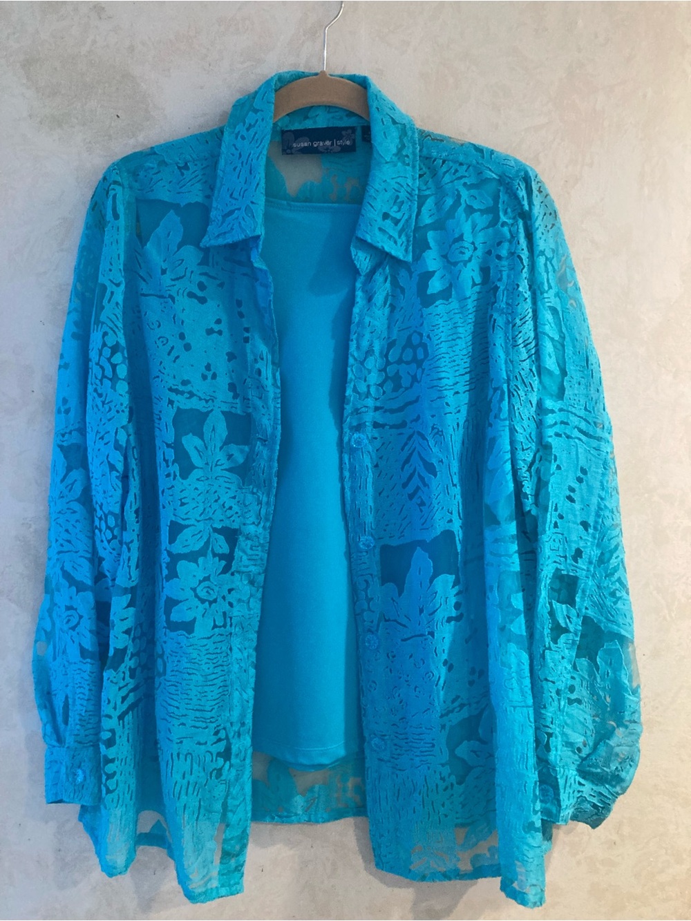 Turquoise, twin set lace blouse with sleeveless turquoise tank